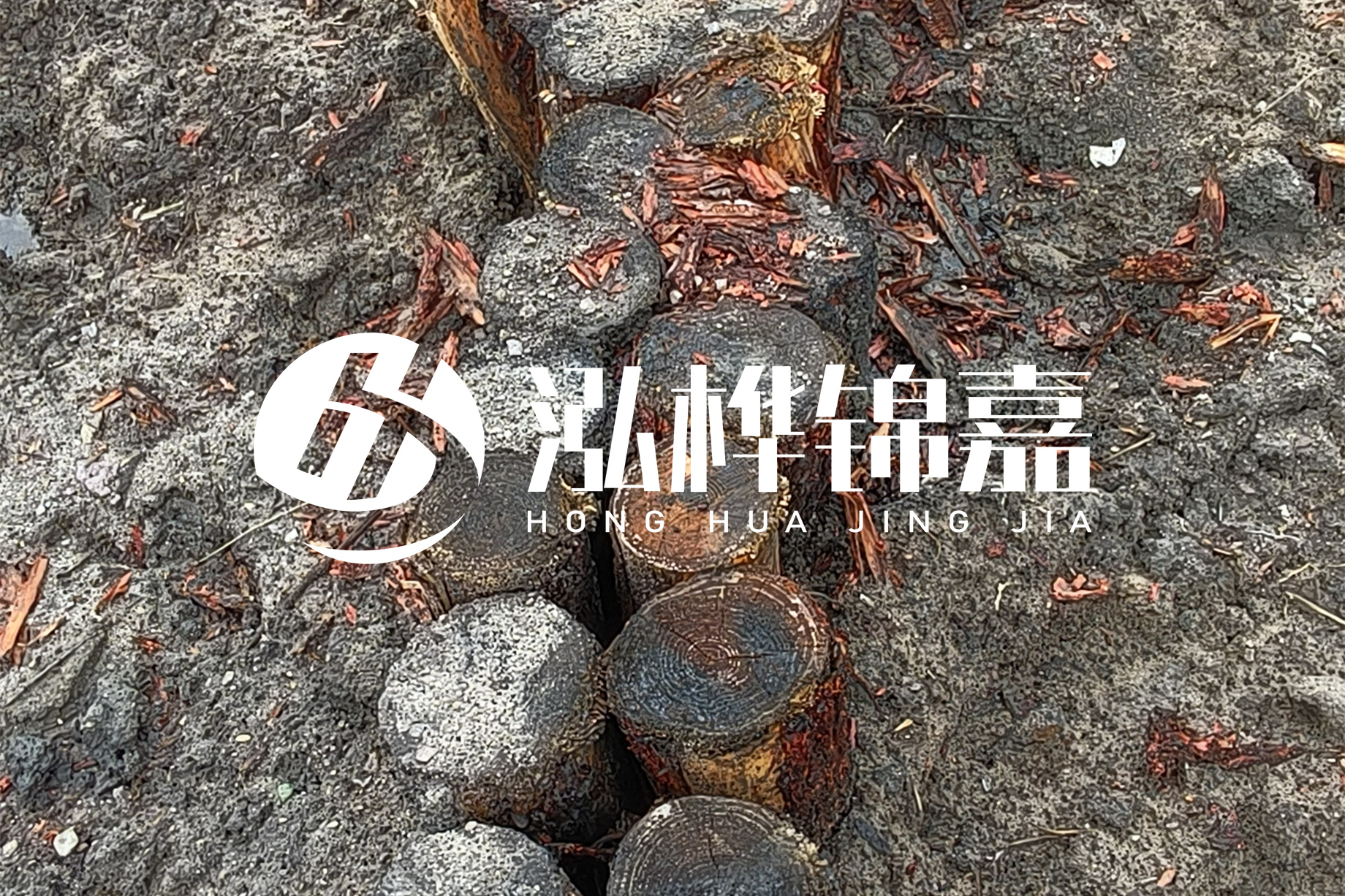 魚(yú)塘淤泥太多怎么清理？挖掘機(jī)清除淤泥的作用及方法