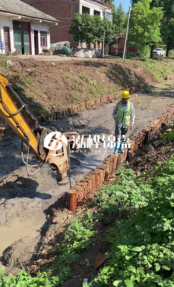 寧德河道清淤專業(yè)施工-挖掘機清理河底淤泥的深度如何控制？