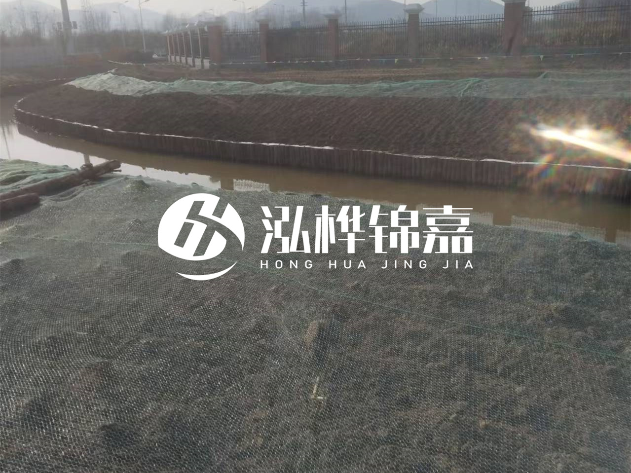 河道木樁打不下去怎么辦？河道打樁木能在水里使用多少年？