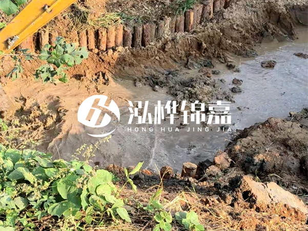 湖南防汛木樁批發(fā)廠家泓樺錦嘉 - 防洪木樁的作用是什么？?