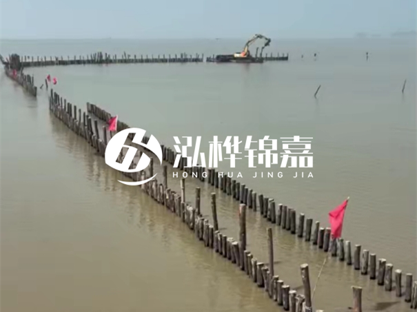 河道護(hù)坡打樁對河岸保護(hù)有何作用？河道松木樁水面需要預(yù)留多長？